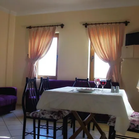 Ozukara 2 Aparthotel 3*