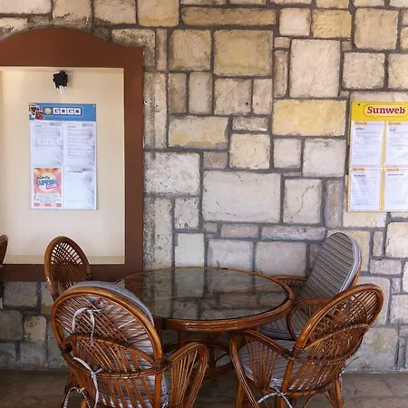 Ozukara 2 3* غومْبيت